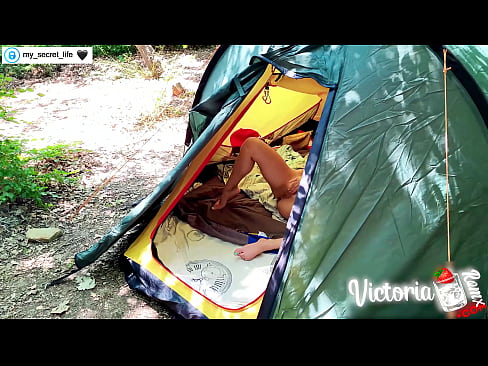 ❤️ Op kamera verfilm Passievolle ruk vreemdeling in 'n tent ❤ Pornovideo op af.porngipfy.ru
